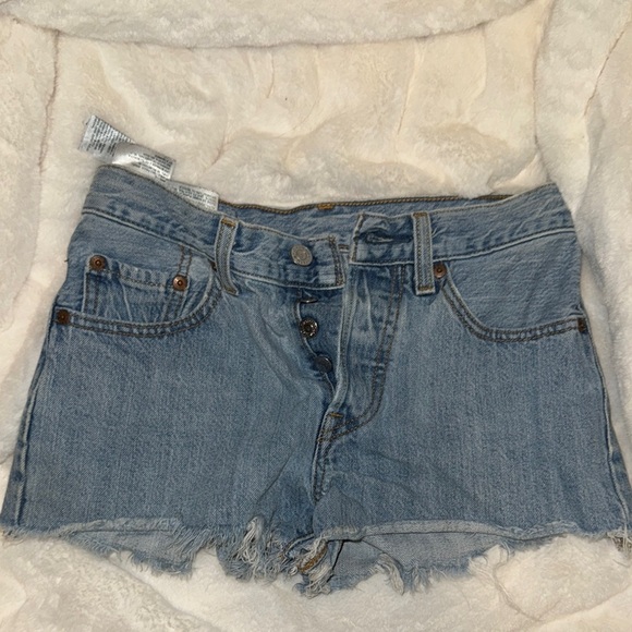 Levi's Women's Blue Denim Shorts - Picture 2 of 4